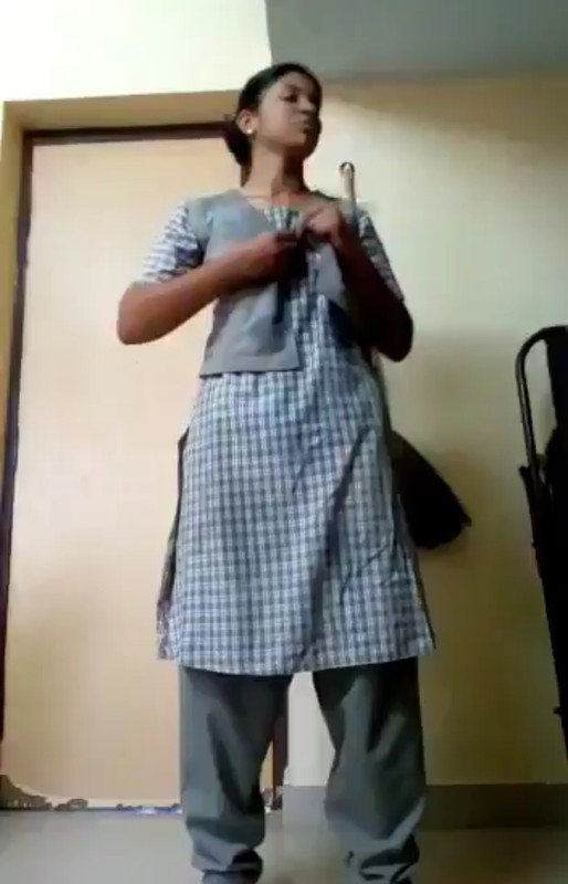 Beautifull School girl remove cloths Latest viral video