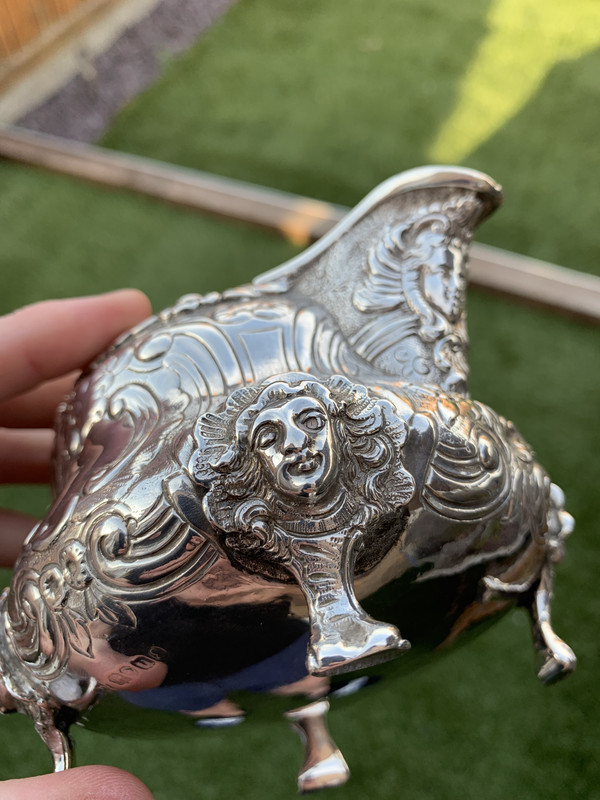 AD5264C4-29F9-49F7-860C-F5526C54C7B7