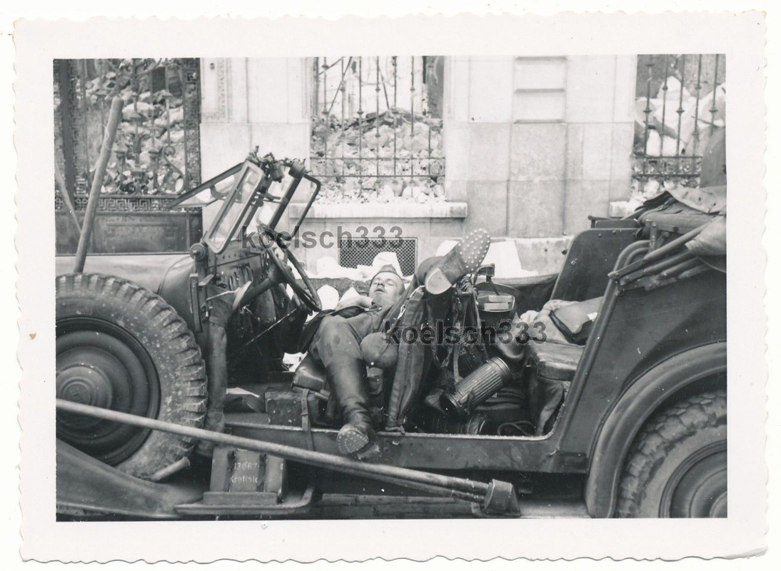 Epernay Kampfpause im Horch Kübelwagen  Kfz Ausr
