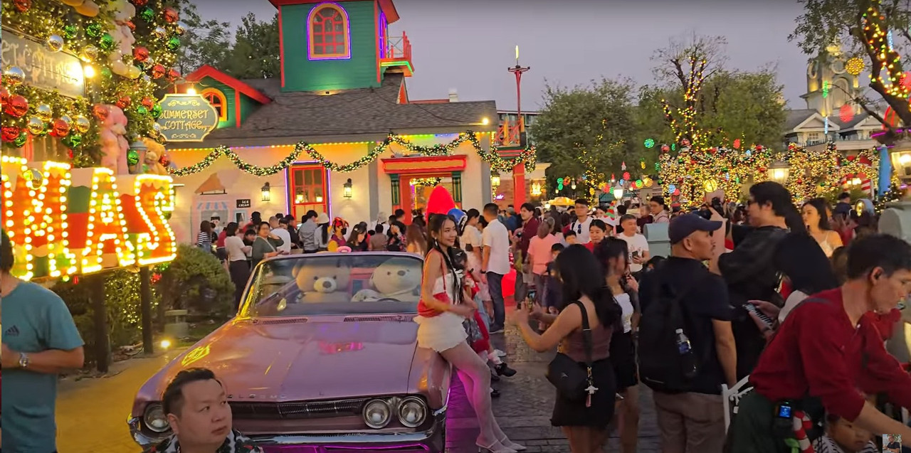 000M xmas chocVille bkk