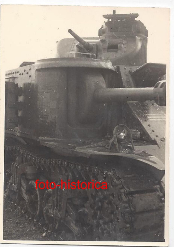 Panzer Beute Panzer mit Doppel-Geschütz, Panzer