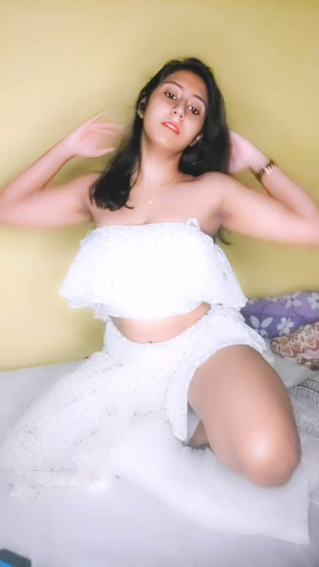 Shanaya Tango Live.mp4_snapshot_28.30.480