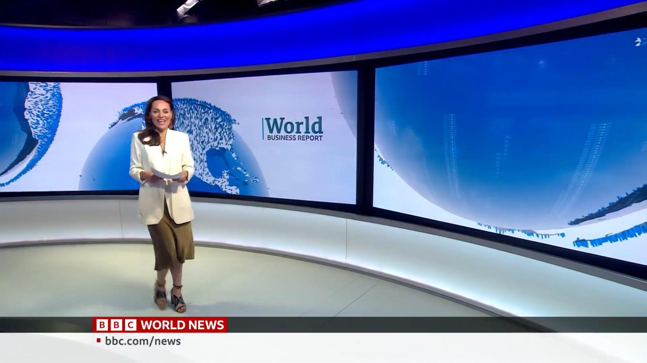 07.15 - 07.45.00 - World Business Report. The host presents and analy....ts_snapshot_05.56_[2022.07.