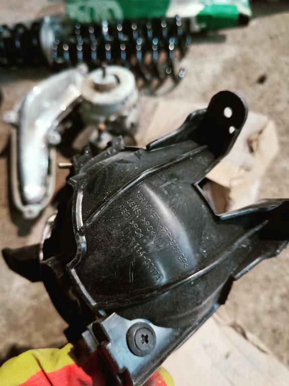 Кронштейн противотуманной фары