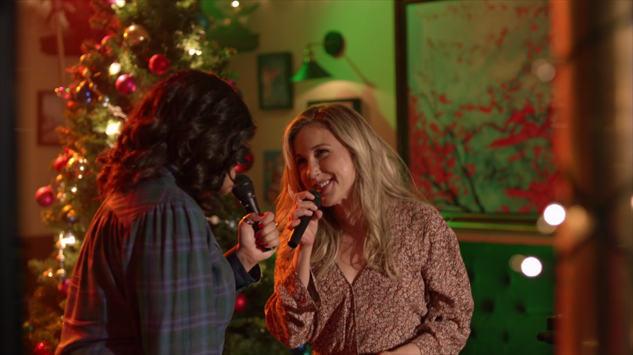 Undercover-Holiday-2022-1080p-WEBRip-x265-RARBG-mp44.png
