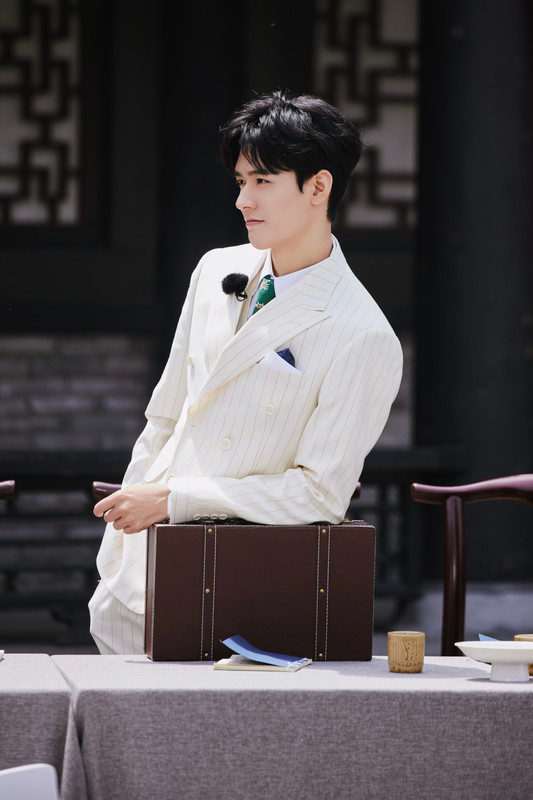 006DurXoly1hdhycl5vyuj33e1531npg