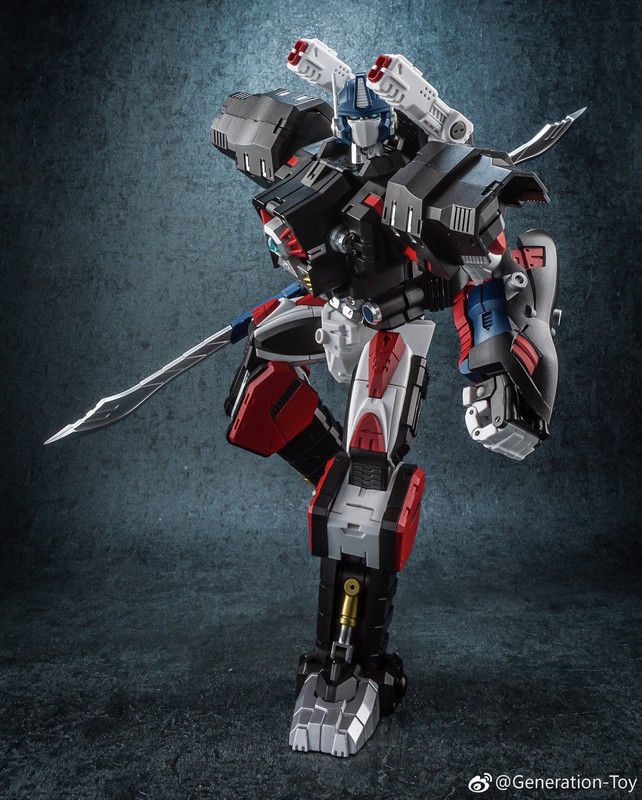 Generation-Toys-GT-10-Optimus-Primal-03