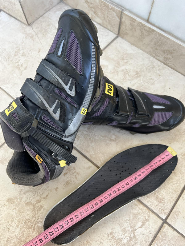 CCE1D9C4-FD1F-4991-9E37-9FB41973D382