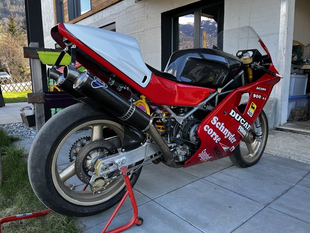 37D6278E-2635-4049-B8E1-F37B4FFF278E