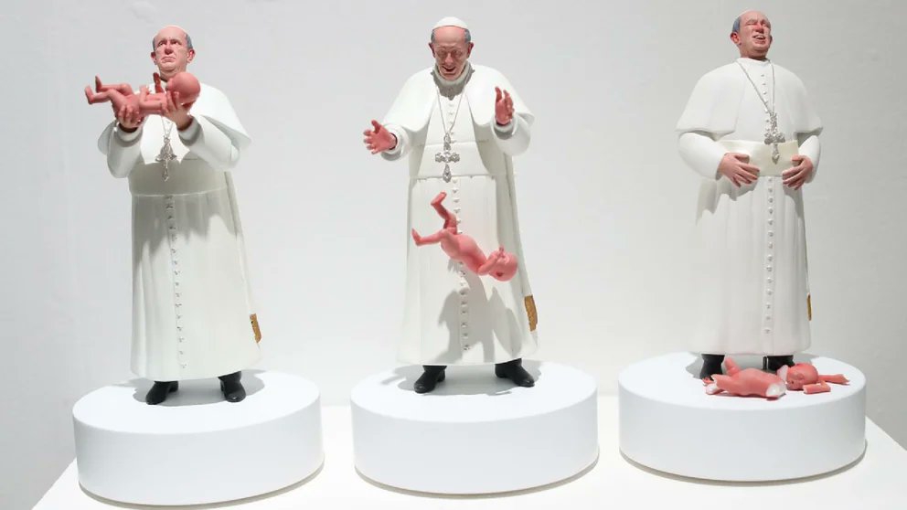Escultura crítica del Papa Francisco causa polémica 