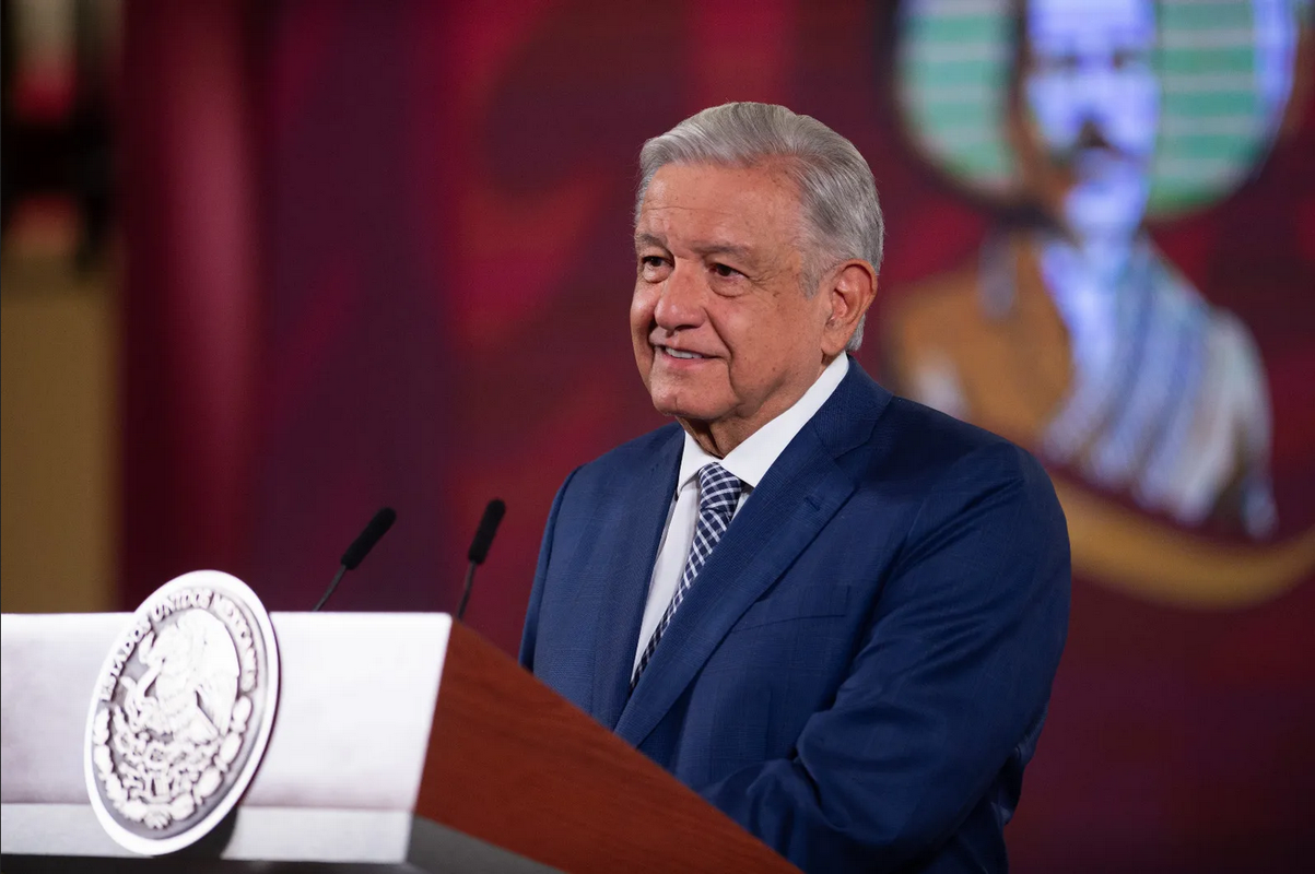 “Guerrilleros son parte de la historia” AMLO justifica su inclusión en libros