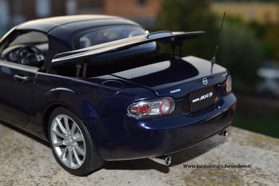 MAZDA-MX-5-AUTOART-bz