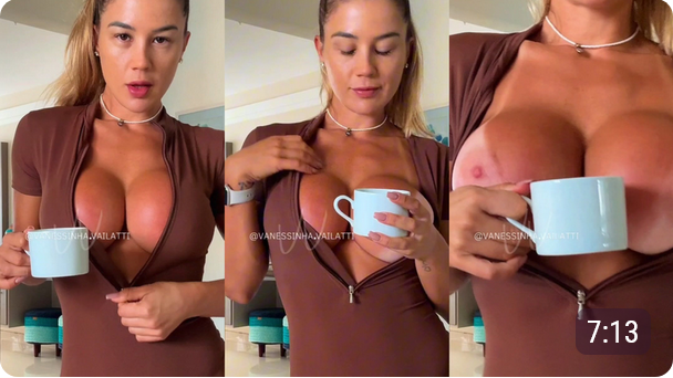 OnlyFans – Vanessinha Vailatti Strips In The Kitchen