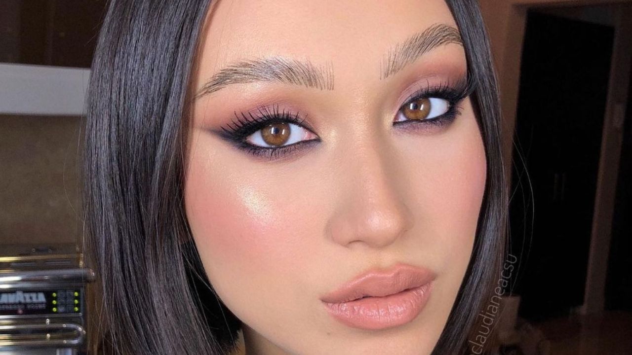 Delineado “Bold Cat Eye