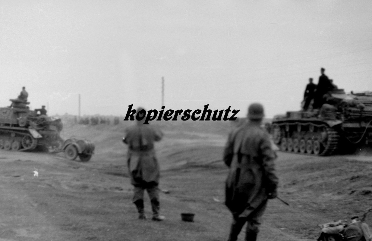 Rußland Briansk Panzer Vormarsch Tauchpanzer