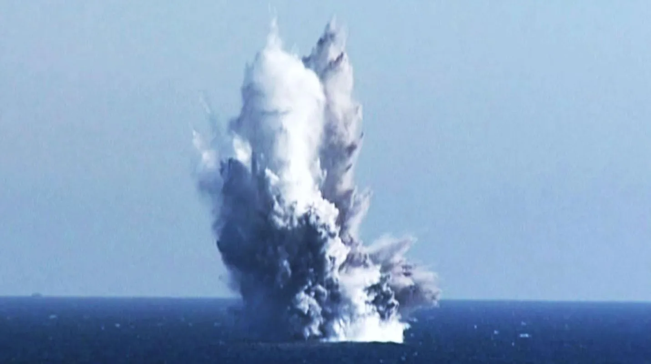 Corea del Norte prueba su dron submarino que causa tsunamis radioactivos