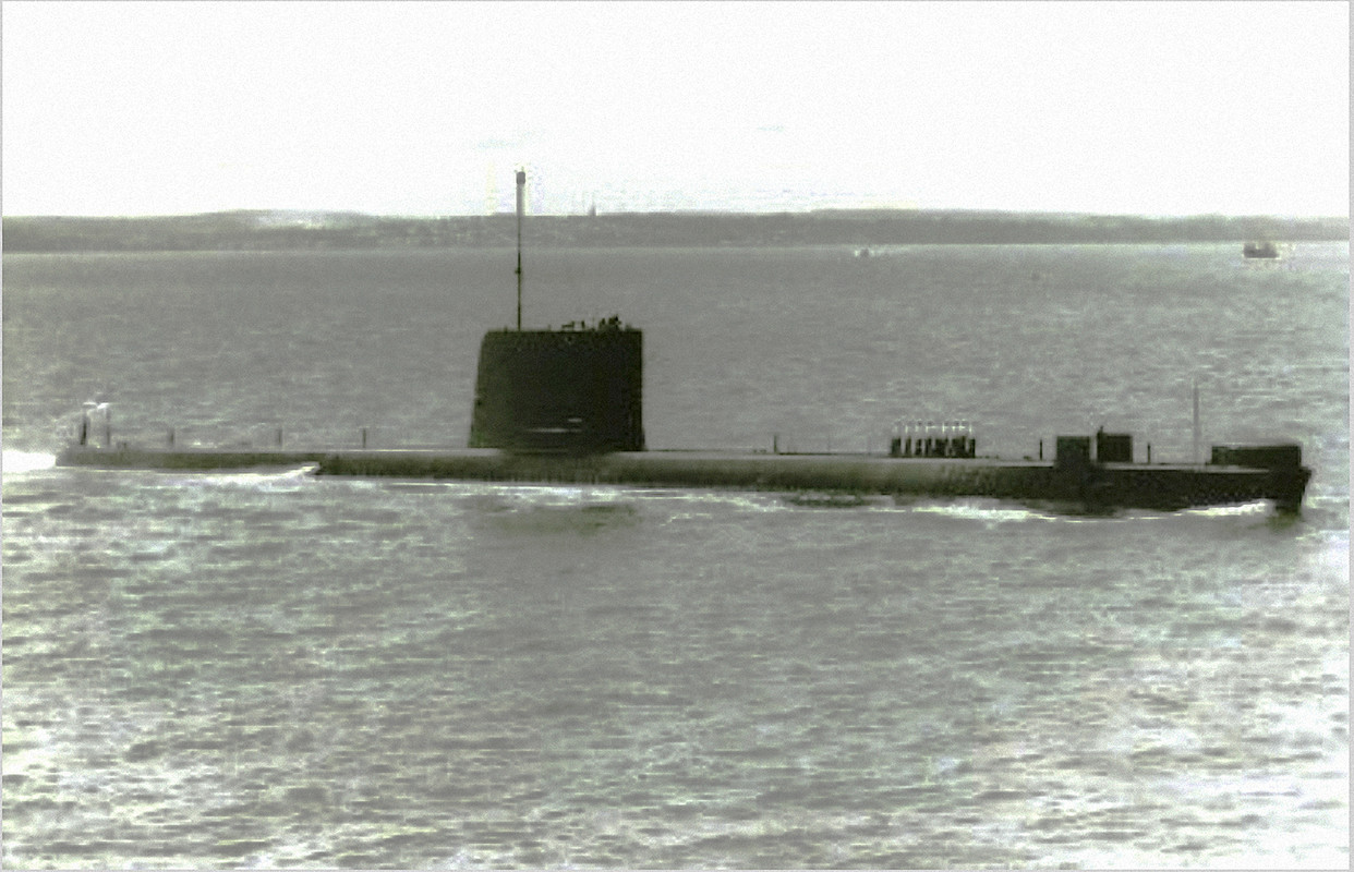 HMS Narwal (S.03)-10