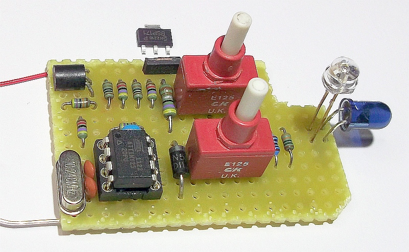 [Bild: DAT-Secret-Key-Sender-4-mit-ATtiny25-004.jpg]