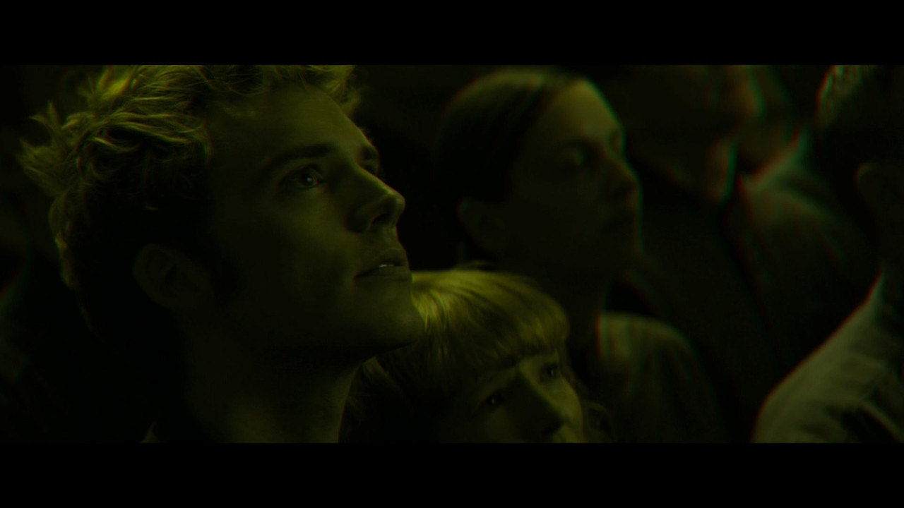 The.Hunger.Games_Mockingjay.Part.1.(2014).3D.(Anaglyph_Dubois).mkv_20220825_135228.921