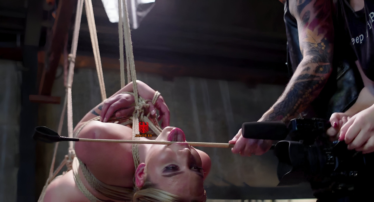 Sofia Kappel 16 - Pleasure 2021