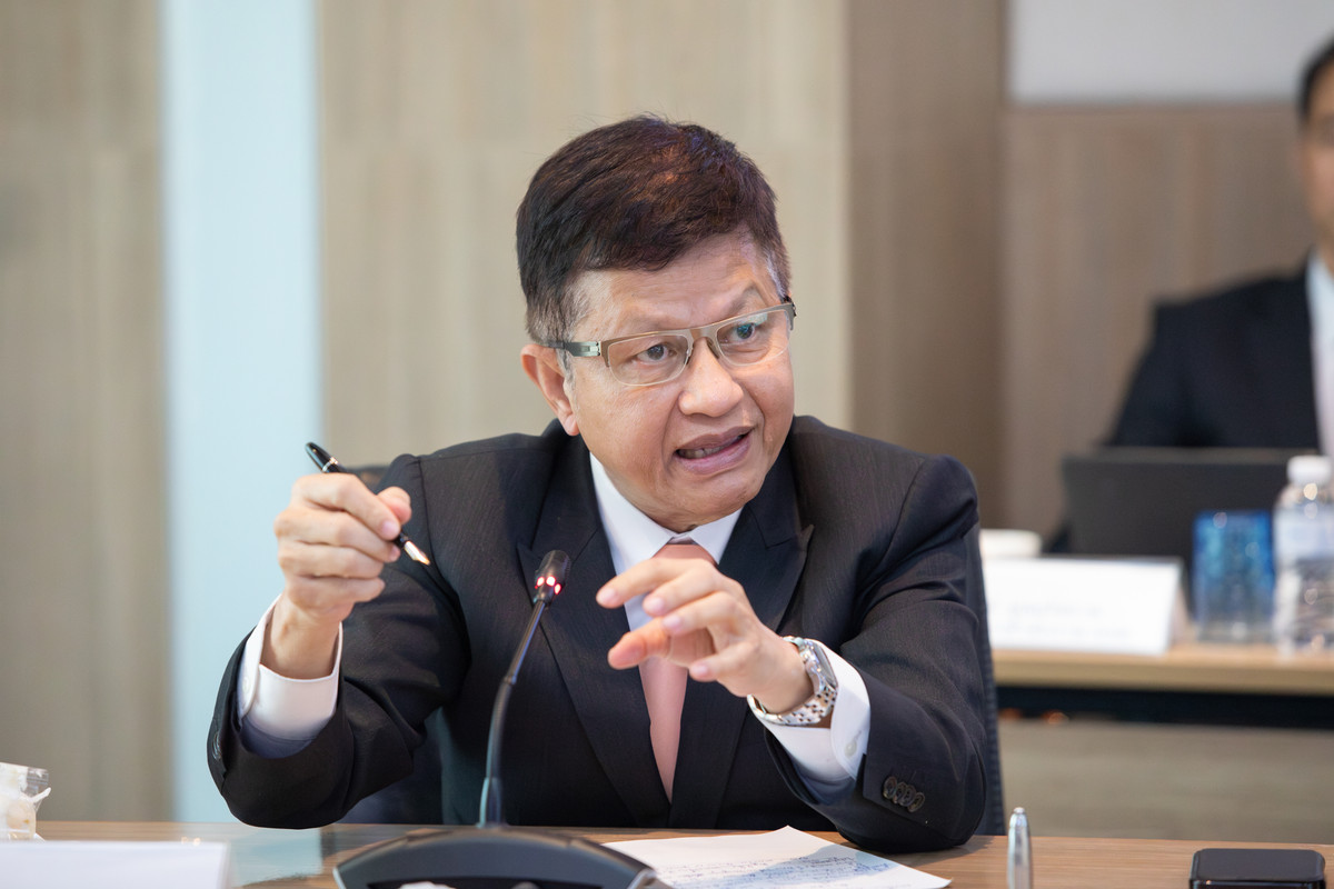 รมว.พน. พบ กกพ (2)