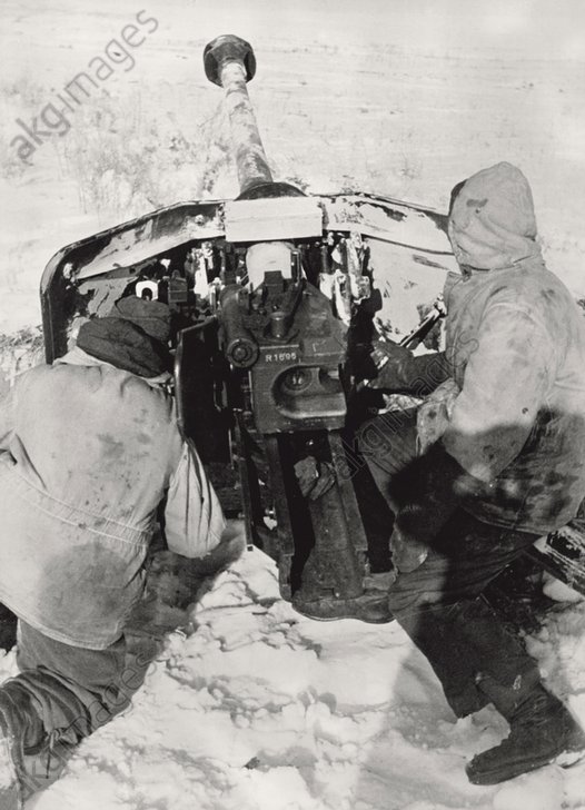 German soldiers positioning an antitank cannon on the Donets Russian front. February 1943 (2)
