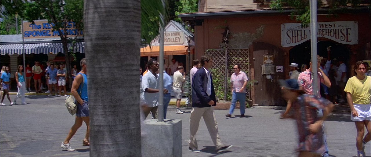 Licence-to-Kill-1989-Blu-Ray-Hindi-English-1080p-10bit-x265-HEVC-DDP-5-1-ESub-mkv-0001