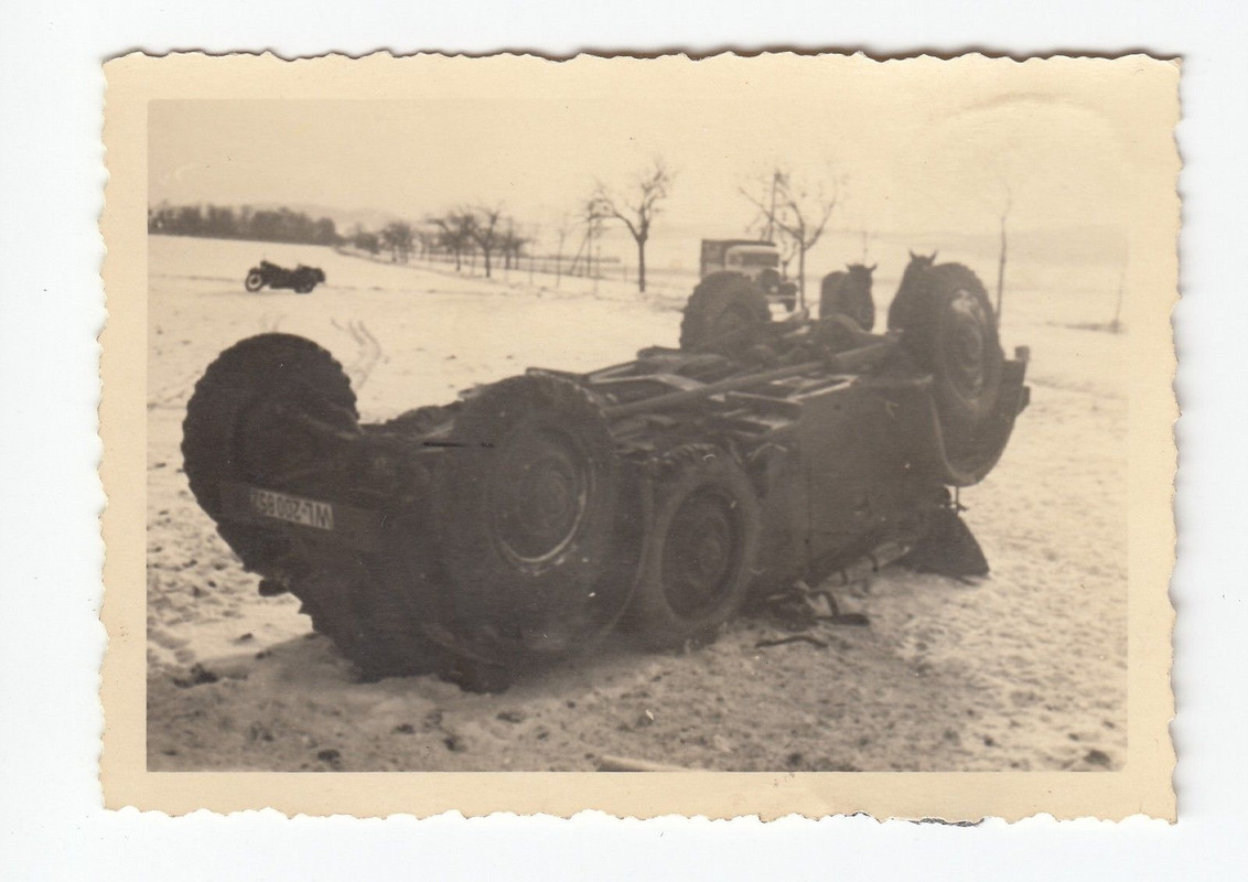 Luftwaffen Kübelwagen Unfall Überschlagen Winter