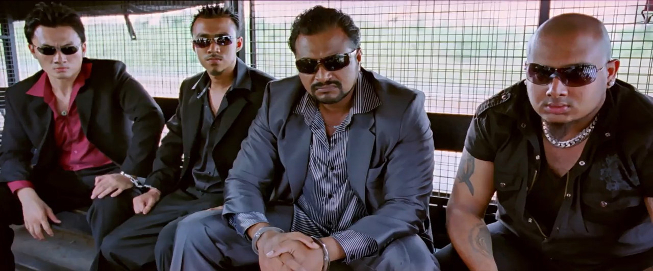 Billa 2009 BluRay [Hindi + Telugu] 480p, 720p ESub Screenshot