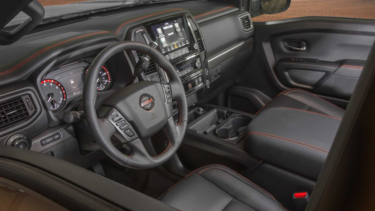 2020 Nissan Titan (46)