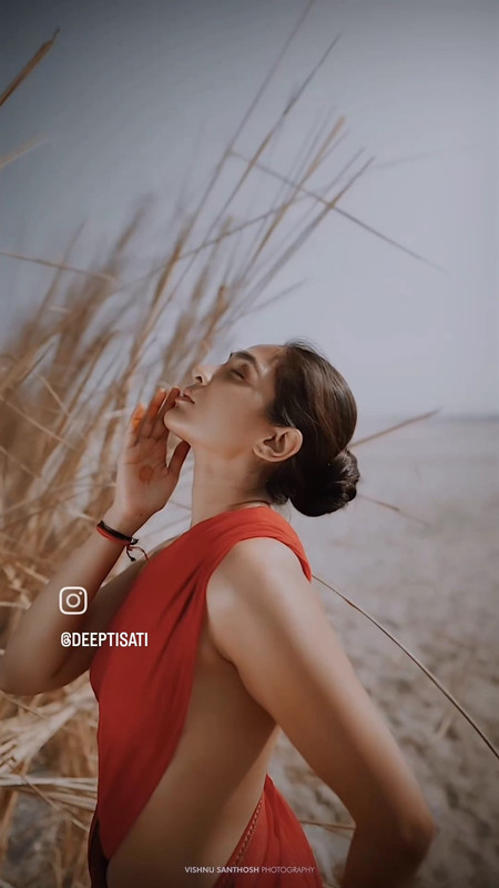 Deepti Sati hot in braless costume.mp4_snapshot_00.12.373