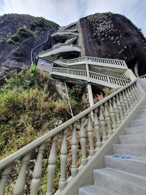 DIA 11: GUATAPÉ - MEDELLIN - Colombia y Curaçao Verano 2022 (4)