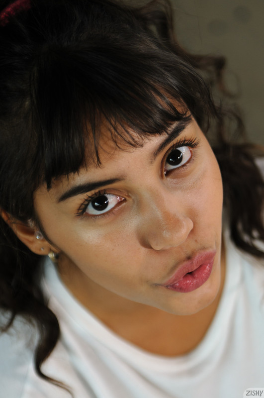 full_017_2174142130143556