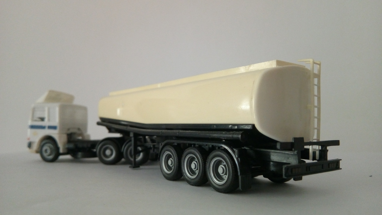 Macht (7626)