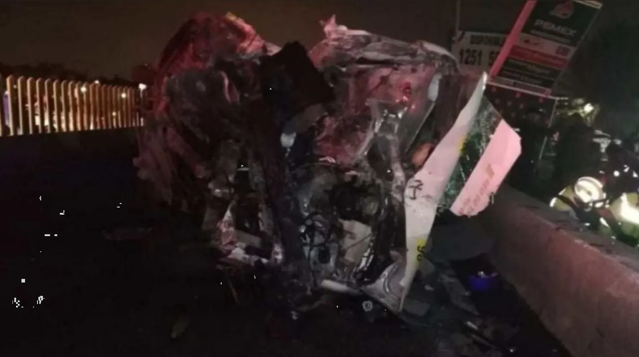 Por asaltar combi, provoca choque que deja 7 muertos en la México-Puebla