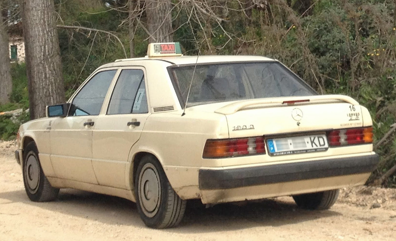 IMG_4910_taxi_mercedes_190d_2.5_w201_facelift.jpg