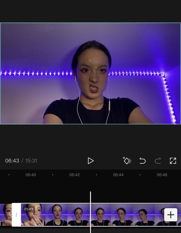 78762078_the faces i make while filming…_01