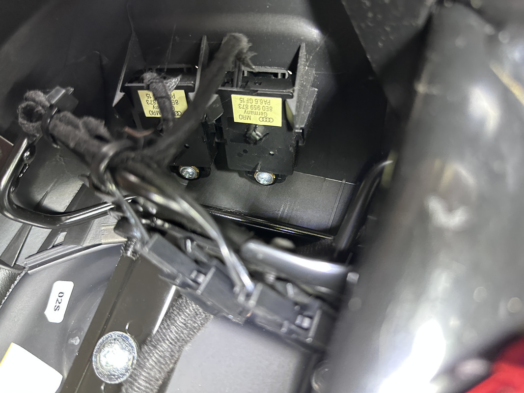 Wingback_assembly_13