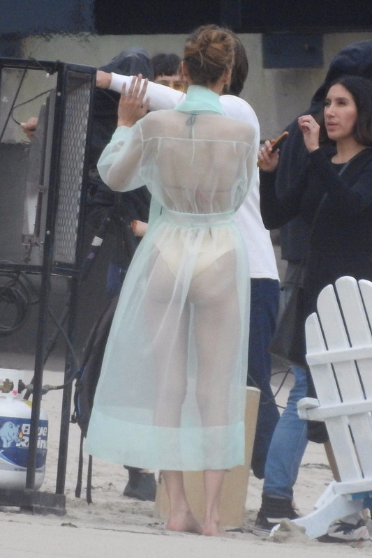 Bella-Hadid-See-Through-Nude-upskirt-STARS-com-2