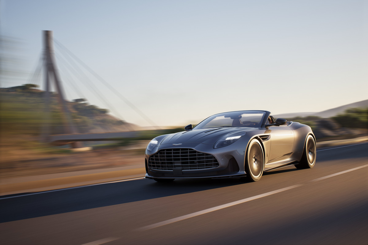 AstonMartinDB12Volante_13