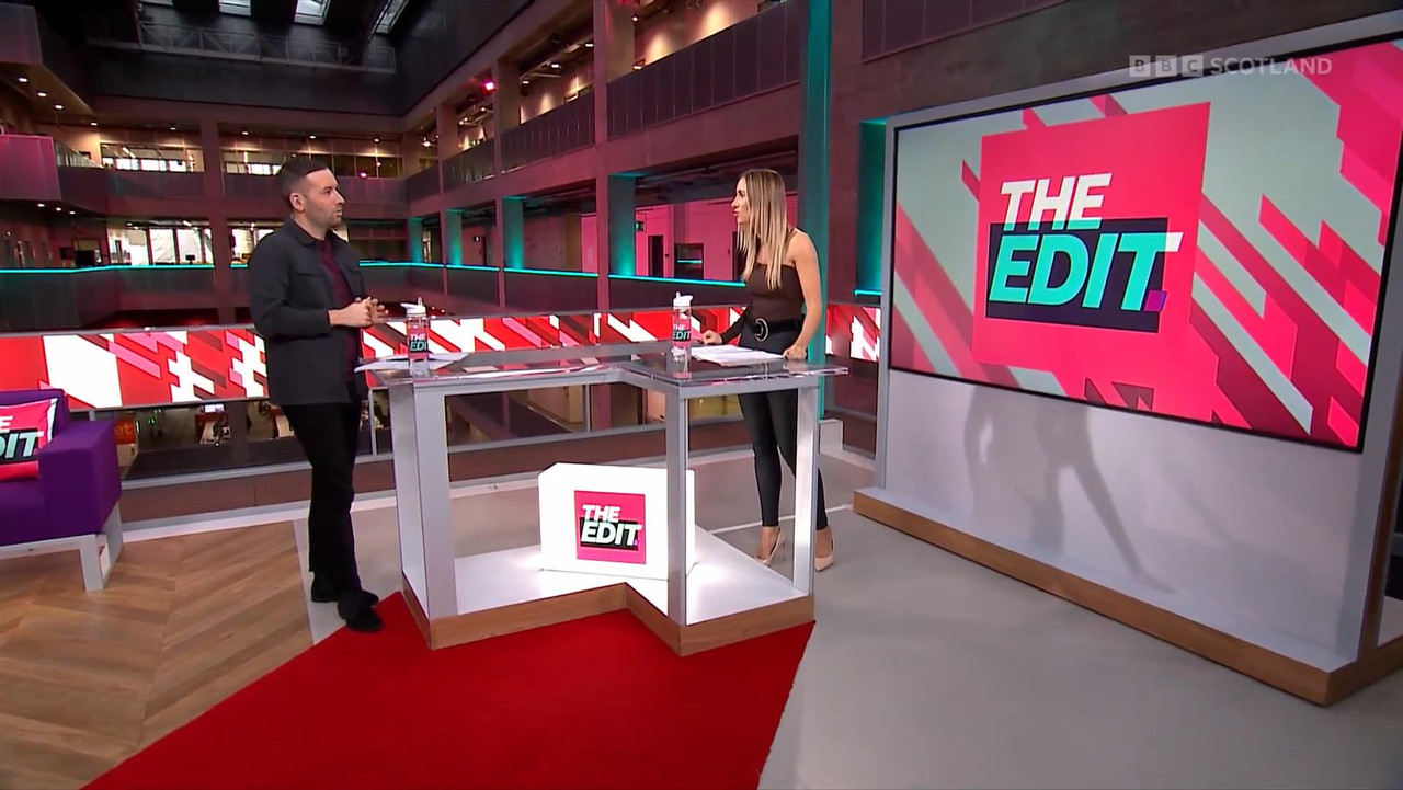 11.27 - 19.15.00 - The  Edit. Entertainment News And Chat With Amy Ir...-1.m4v_snapshot_13.34_[2021.