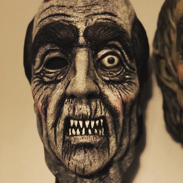 DON POST GHOUL GLOW VAMPIRE MASK 1