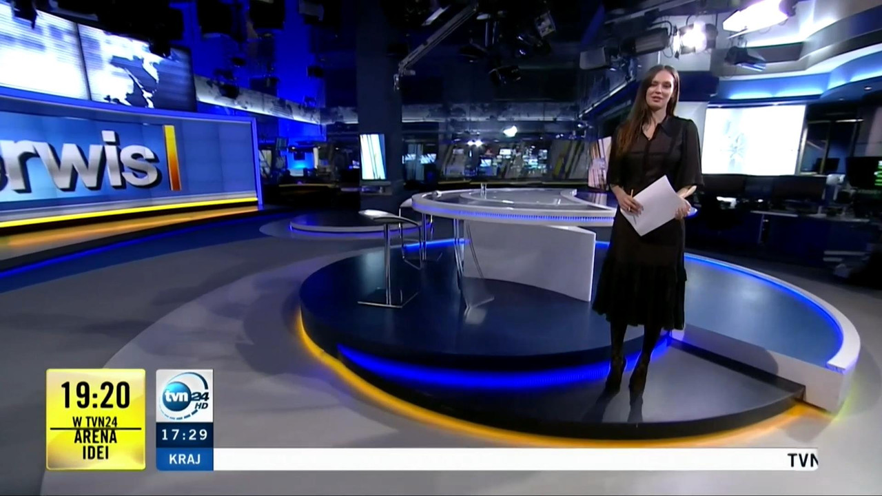 V0323_20191113_010022.mp4_snapshot_00.17_[2019.11.13_21.04.00]