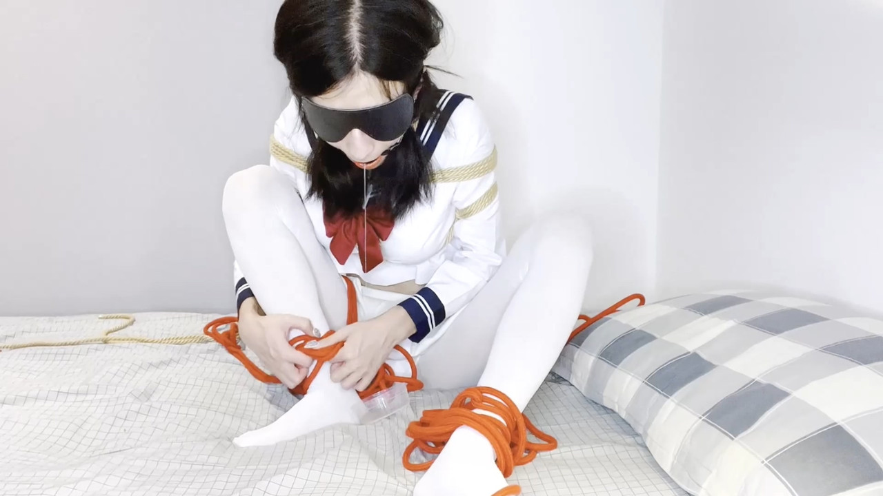 柯柯原创 床上分腿手铐.mp4_20211214_185155.556