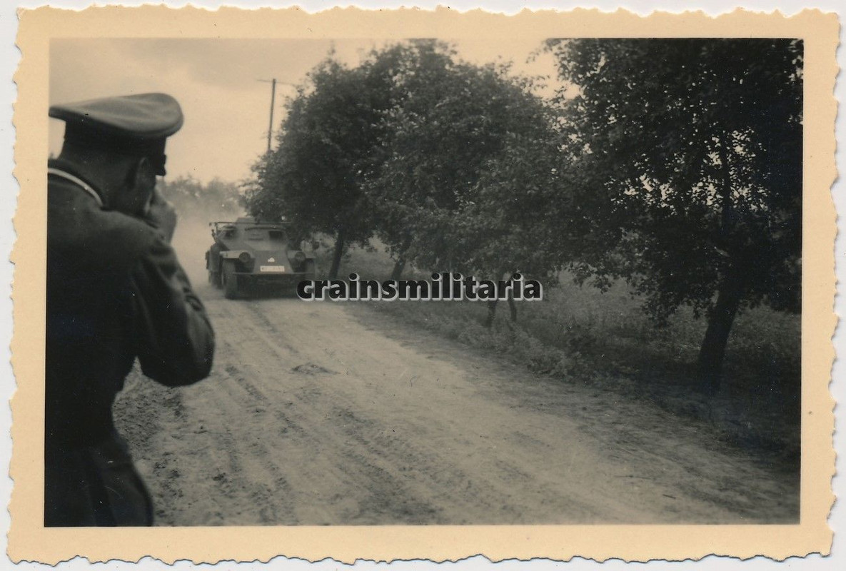 Orig. Foto SdKfz 223 Panzerspähwagen in voller F