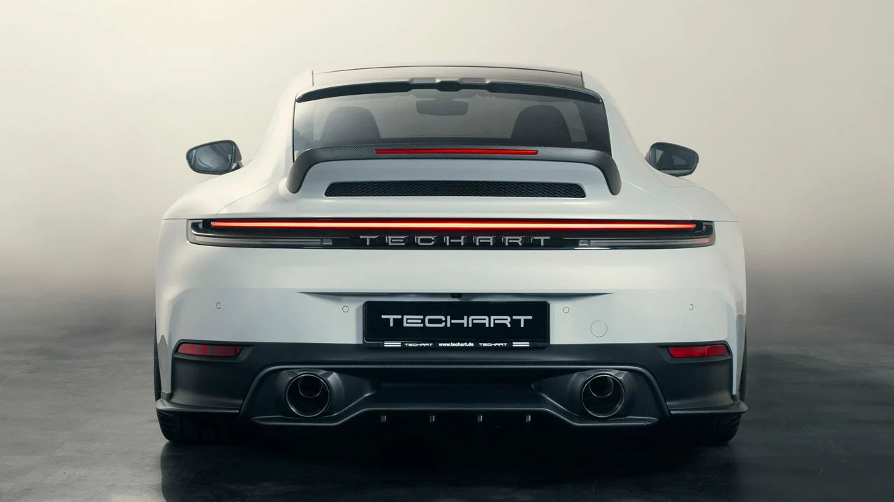 porsche-911-2025110304-1759433613-1.webp
