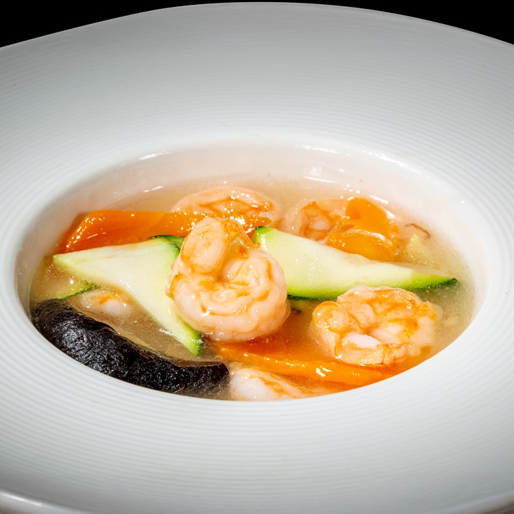 70. Gamberi con verdure miste