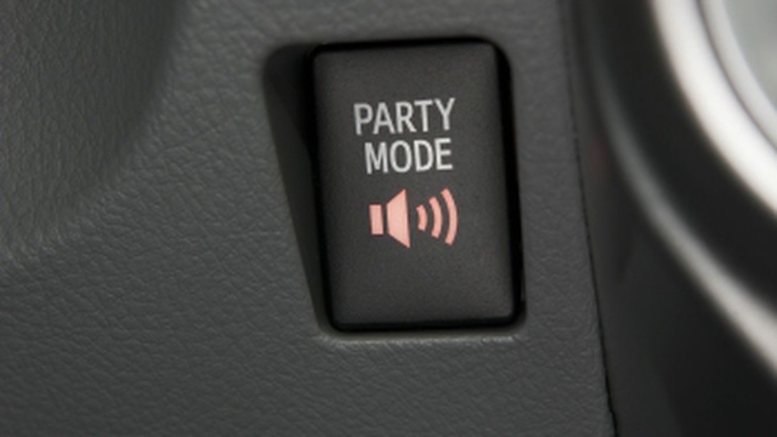 2010-Toyo-4-Runner-party-mode.jpg