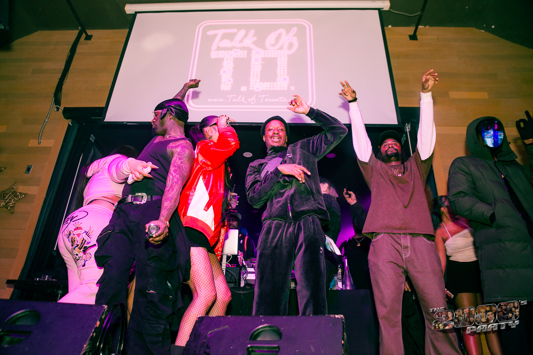 MusicBlender performing