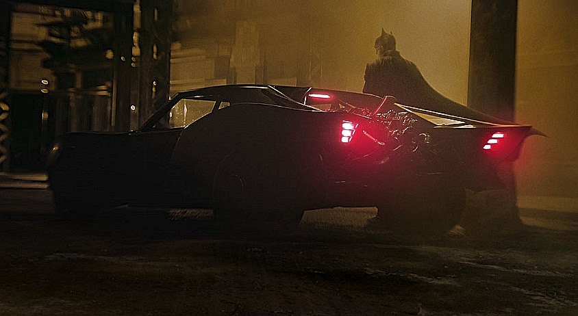 BATMAN-BATMOBILE-2-FOTOR.jpg